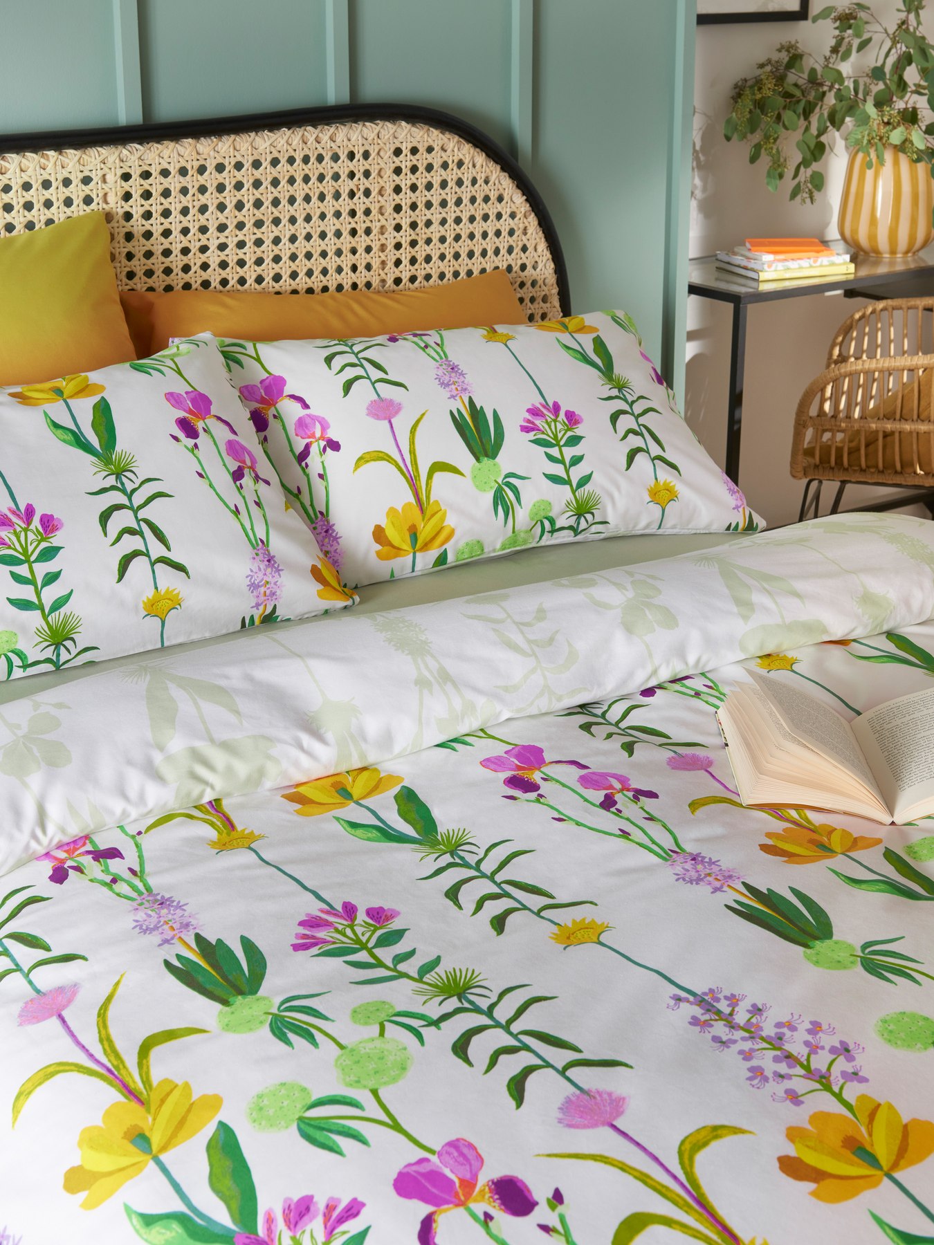 Printed Bedding — Stemmed Floral cameo.jpg