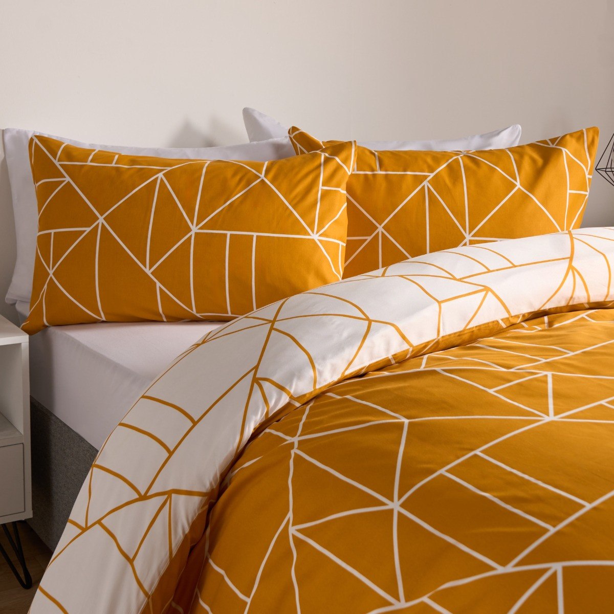 Printed Bedding — be002893_1s_geoochre_3__4.jpg