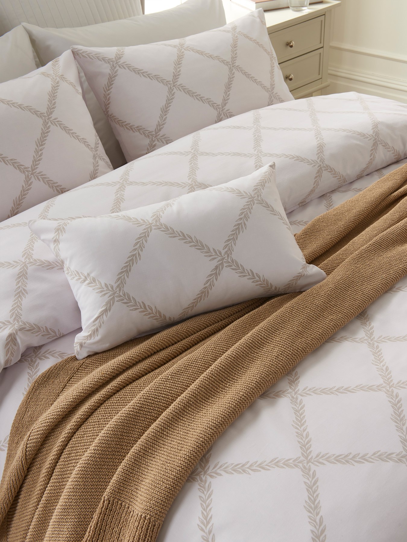 Printed Bedding — Laurel Trail cameo.jpg